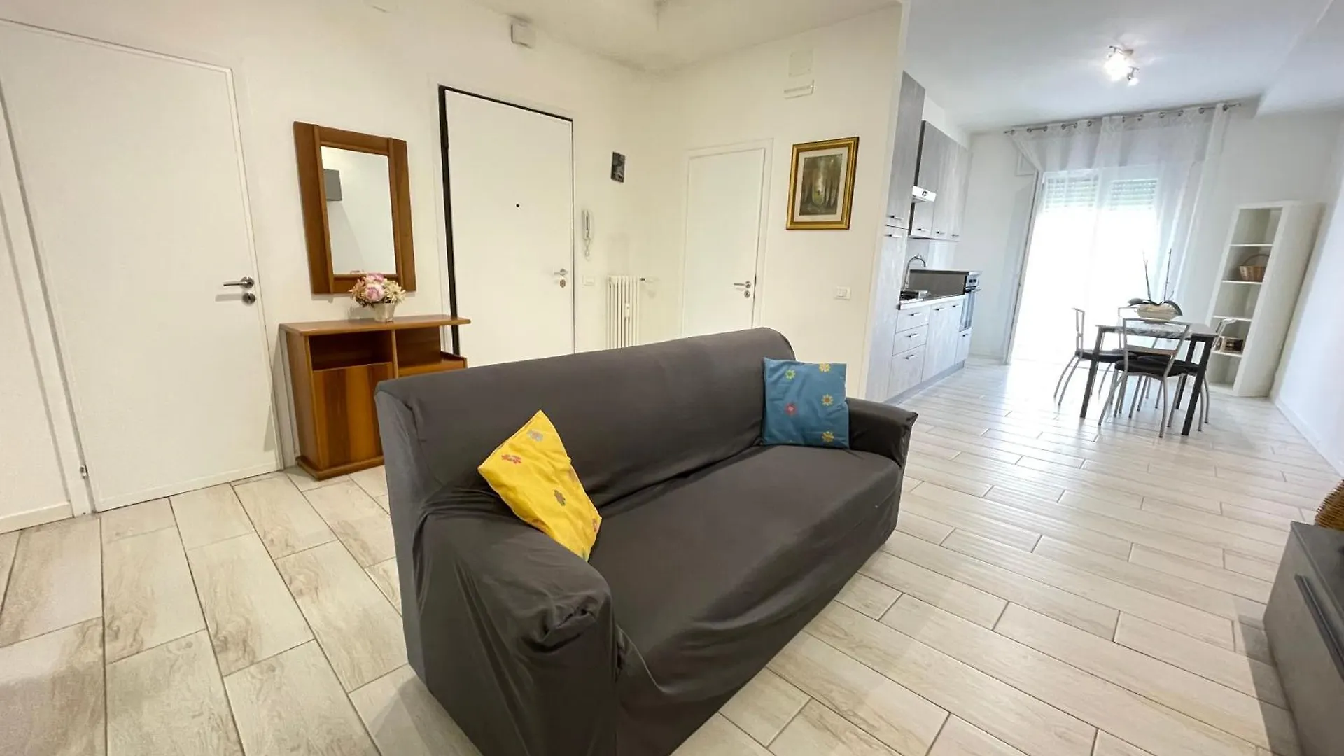 Yaya\'S House - Venice contacts
